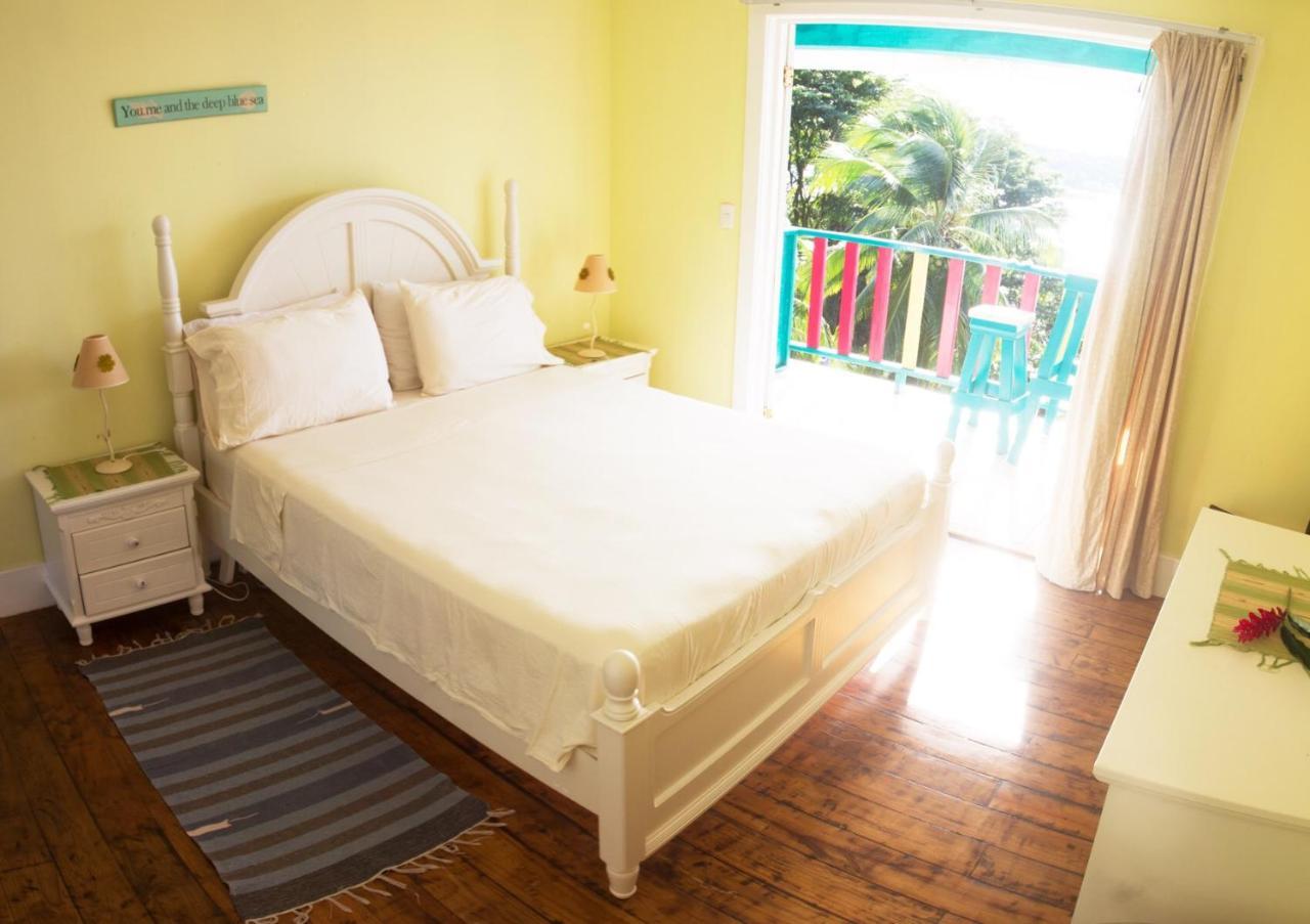 Los Secretos Guesthouse Bocas Town Bagian luar foto